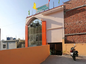 OYO 19406 Hotel Janta Palace