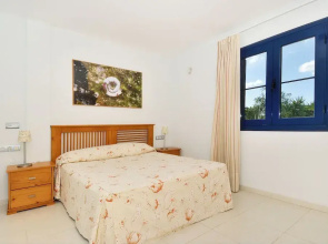 Remarkable 2-bed Apartment in Playa Blanca