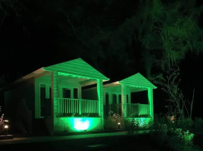 The Boatyard Glamping Lodges-fairline Lodge