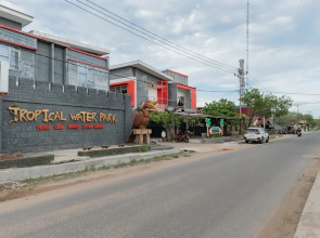Urbanview Hotel Tropical Ketapang by RedDoorz