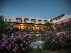 Ammoudi Hotel