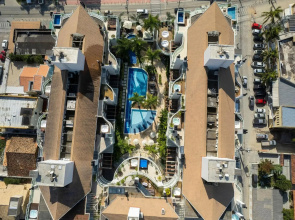 Boulevard 222D - Excelente apartamento em condomínio de luxo no centro de Bombinhas - Piscina - Jacuzzi - Academia - Portaria 24h
