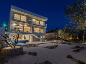 Newly Constructed Beachfront Luxury Villa With Amazing sea View, Large Terrace
