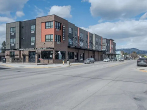 Downtown Penthouse Condo For 4!