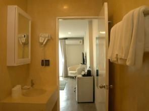 Ratchadamnoen Residence