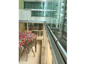 Apartamento 2 suítes Meia Praia