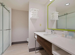 Red Roof Inn PLUS+ Miami Airport