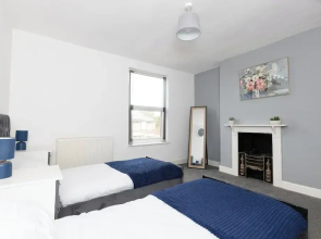 Cozy Nottingham Retreat Entire Home With 4 Bedroom