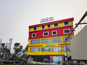 Oasis Hotel by OYO Rooms
