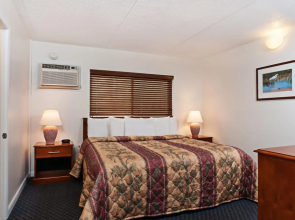 The Harbor Light Family Resort