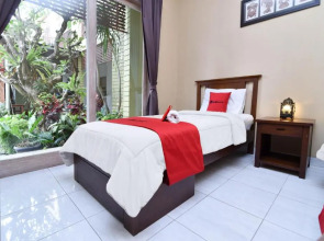 RedDoorz near Pantai Sanur Bali
