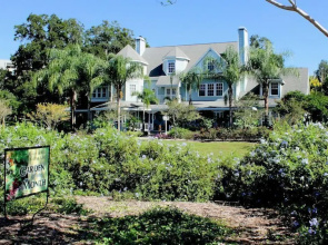 Heron Cay Lakeview Bed & Breakfast Inn
