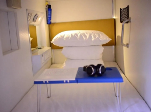 Shangjian Capsule Apartment Hangzhou East Railway Station