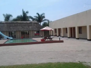 Tshesebe Stopover Motel