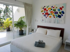 Beachside 3-bedroom Townhouse w Private Pool at 70 Meters From Beach