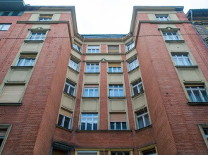 PARKING, AC, WIFI FLAT NEXT TO ANDRASSY Ave