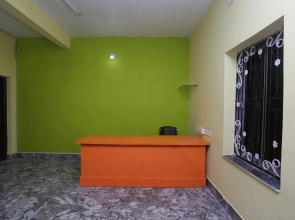 OYO 18355 Hotel Moonlight