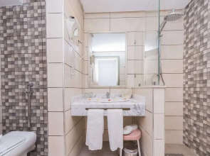 Abou Sofiane-Families & Couples Only