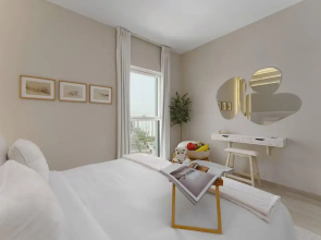 Maison Privee - Charming Retreat w/ Panoramic Views on Yas Island