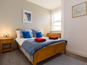 2 84a Albany Road