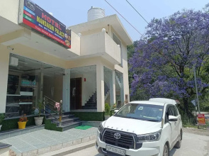 Hotel Mandakini Palace