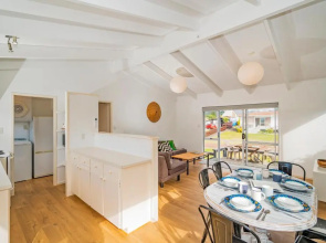Retreat by the Beach - Pauanui Holiday Home
