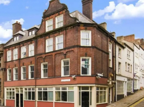 Modern Central Edwardian Apartment 4pp Private Ent
