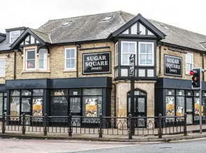 Chic Spacious Apartment in Peterborough