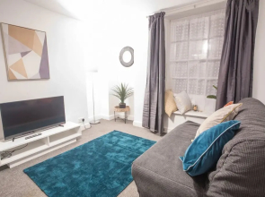 Short Stay Bristol - Oakfield Apartment