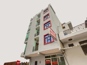 OYO 86348 Hotel crossing republik