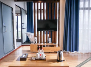 Lugu Lake Yonsamity Resort Hotel