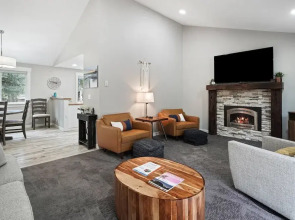 2 Killdeer Home features Private Hot Tub and Bikes to Explore Sunriver by RedAwning