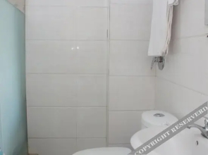 West Station Bingcheng Express Hotel(哈尔滨西站冰城快捷宾馆)