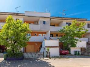 Apartment Bella with Balcony