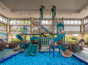 Crimson Resort and Spa Mactan