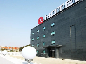 Q Hotel