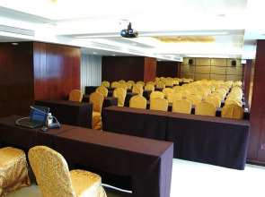 Paramount Gallery Hotel