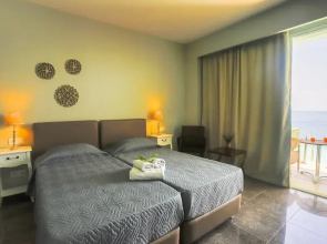 Room in Guest Room - Homric Boutique No69
