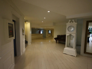 White Day Hotel