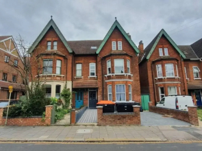 Beautiful 2BR Aptmt in Bedford Parking Wifi