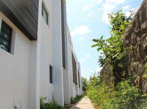 Latitude Luxury Seafront Apartments