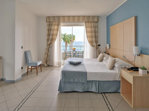 Aregai Marina Hotel & Residence