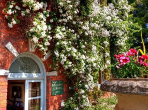 Strattons Hotel