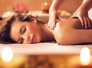 Agsaray Deluxe Hotel