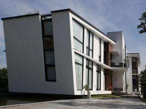 Aura Villa