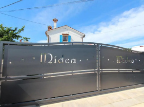 Apartments with Shared Pool Midea 2