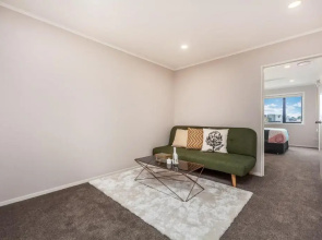 Central Manukau Hideaway