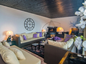 Authentic holiday house with private pool and sea view
