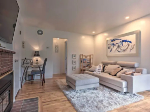 Couples Getaway in North End Boise - Walk to Dtwn