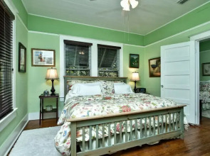 Grady House